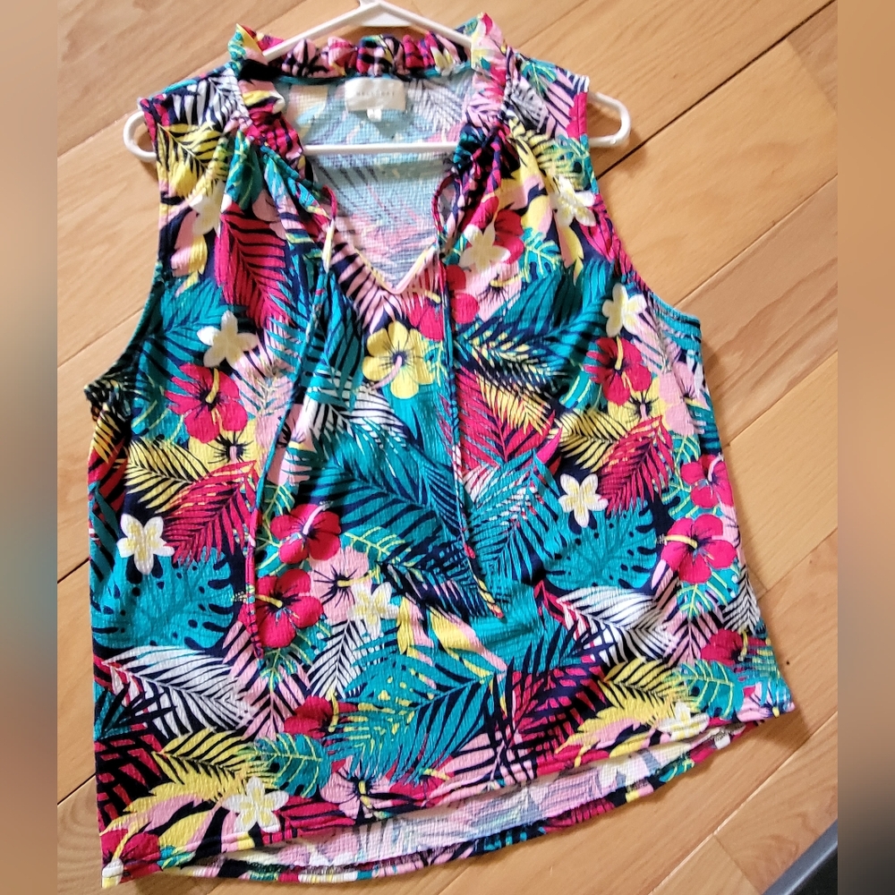 Sleeveless Lightweight Shirt